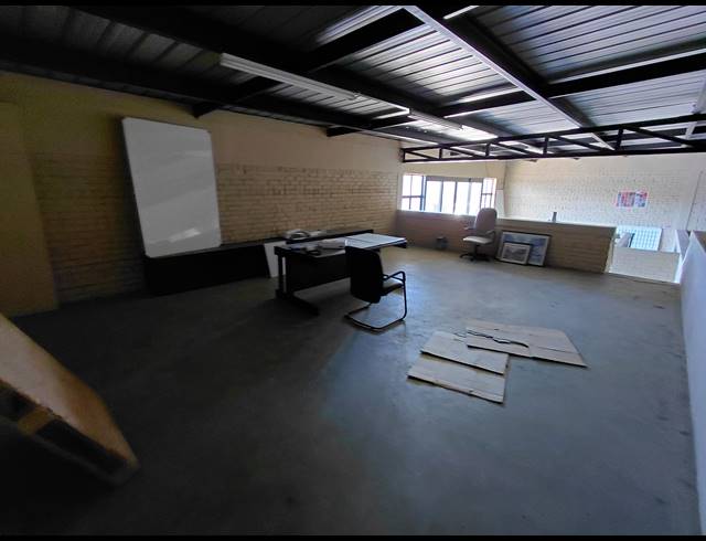 334M² WAREHOUSE TO LET IN POMONA